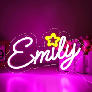 placa de neon com o nome emily 1